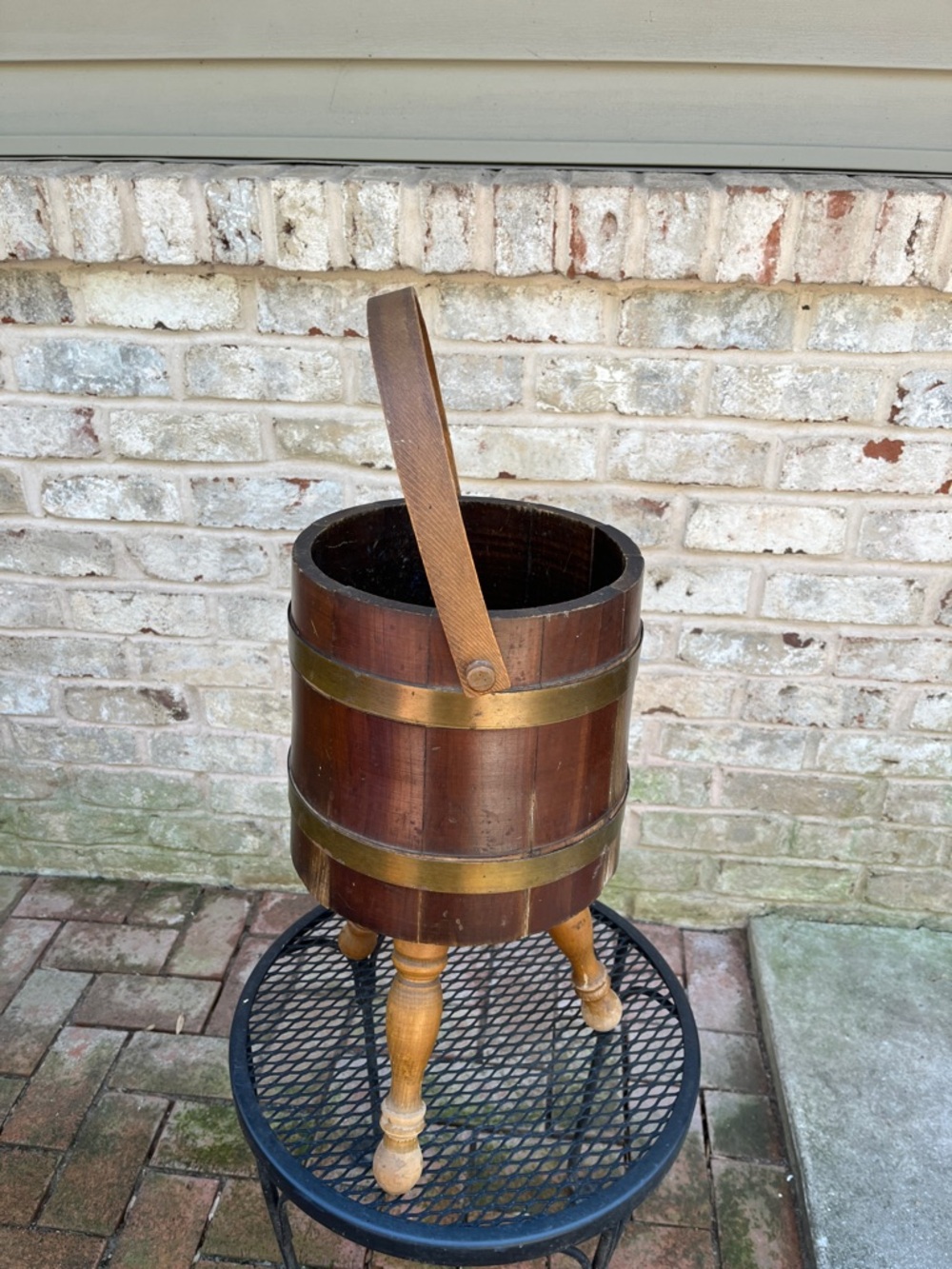 Vintage MCM Wood and brass Barrel Bucket Plant Stand W/ Tripod Wooden Legs 19” - Picture 4 of 6